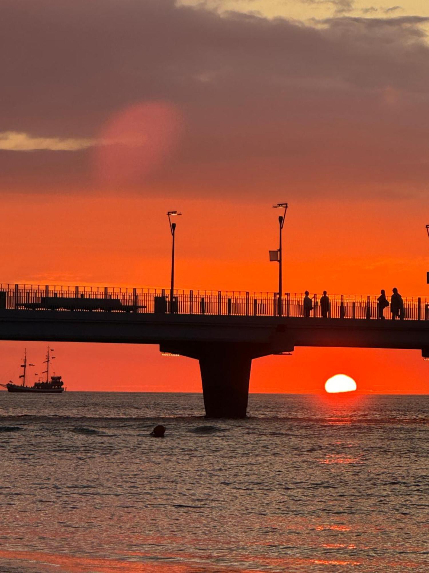 4Summer Kolobrzeg Apartamenty White Blue Sauna & Fitness & Parking 100 Metrow Do Pieknej Szerokiej Piaszczystej Plazy, Wspanialy Widok Z Duzego Tarasu! 100 Meter Zu Einem Schoenen Breiten Sandstrand, Herrliche Aussicht Von Einer Grossen Terrasse! Exterior photo