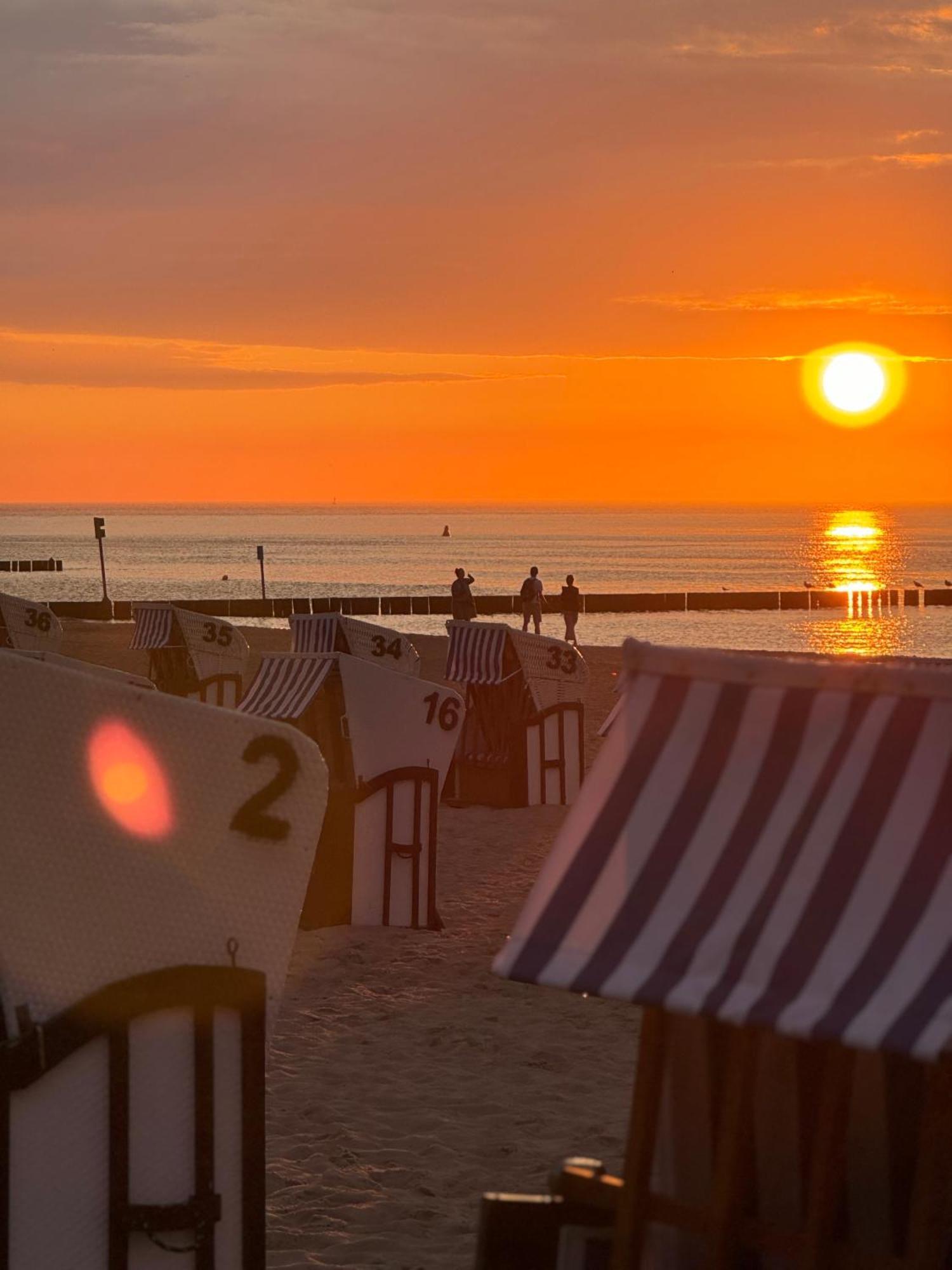 4Summer Kolobrzeg Apartamenty White Blue Sauna & Fitness & Parking 100 Metrow Do Pieknej Szerokiej Piaszczystej Plazy, Wspanialy Widok Z Duzego Tarasu! 100 Meter Zu Einem Schoenen Breiten Sandstrand, Herrliche Aussicht Von Einer Grossen Terrasse! Exterior photo